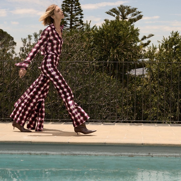 ZARA Ruffled Printed Blouse Pink BNWT - Picture 3 of 6